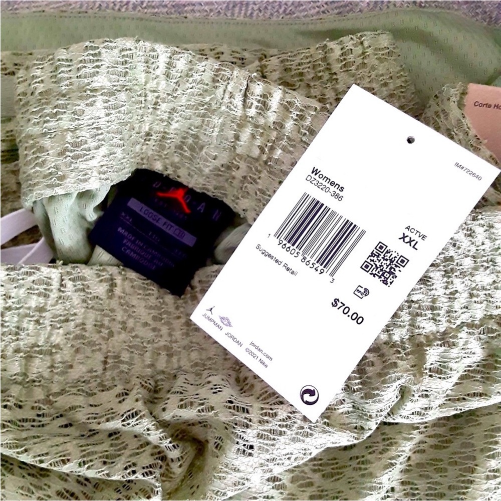 Nike  Air Jordan Women Shorts (XXL  ) - Picture 4 of 4